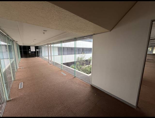 1,526M² OFFICE TO LET IN AUCKLAND PARK